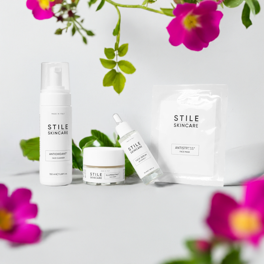 Kit routine viso completa Stile Skincare: mousse detergente, siero, crema e maschera tra fiori